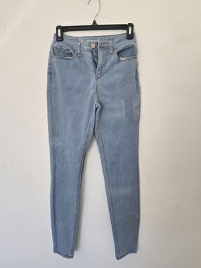 No Boundaries High-Rise Light Wash Skinny Jeans Size 3
